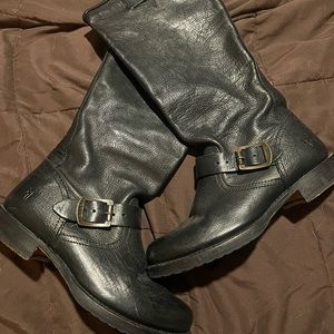Frye riding boots. Size not marked but they fit like a 7, excellent condition
